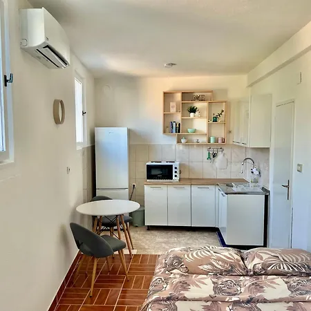 Studio Apartment Donji Morinj Exterior photo